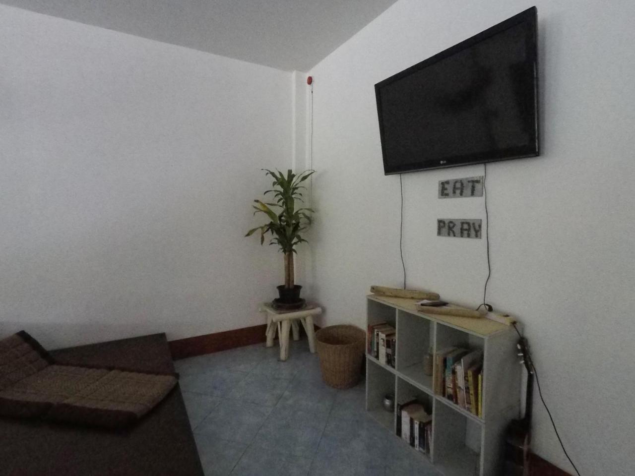Baan Kai Hostel Baan Khai Екстер'єр фото