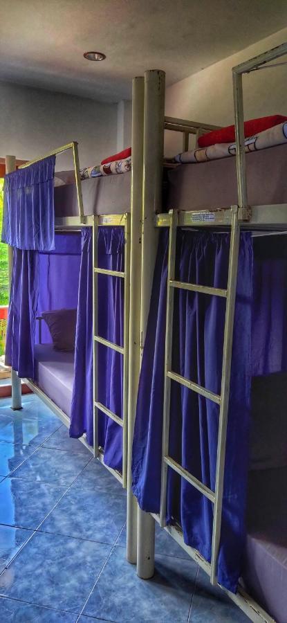 Baan Kai Hostel Baan Khai Екстер'єр фото